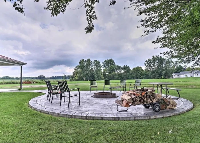 Cozy Haven Of Rest Home With Amish Country Views!