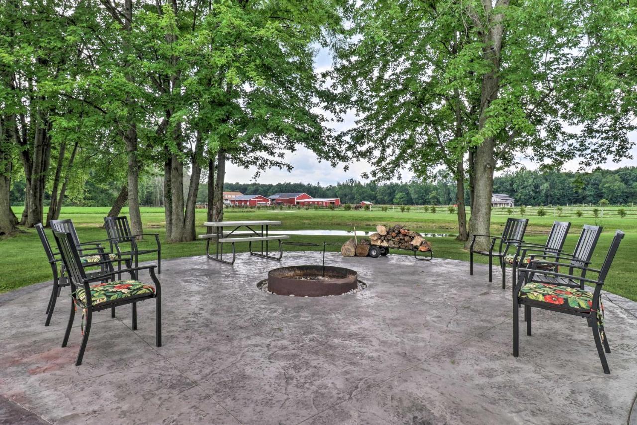 Cozy Haven Of Rest With Amish Country Views! Holiday home Shipshewana