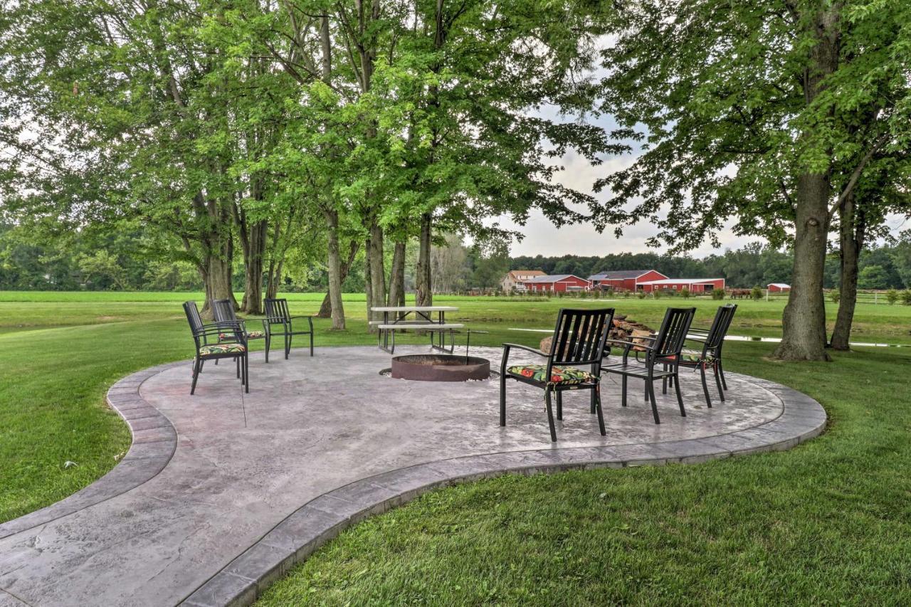 Cozy Haven Of Rest With Amish Country Views! Holiday home *