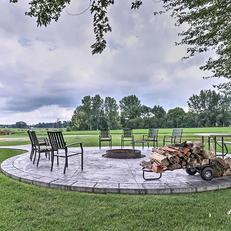 Cozy Haven Of Rest Home With Amish Country Views! Shipshewana Exterior photo