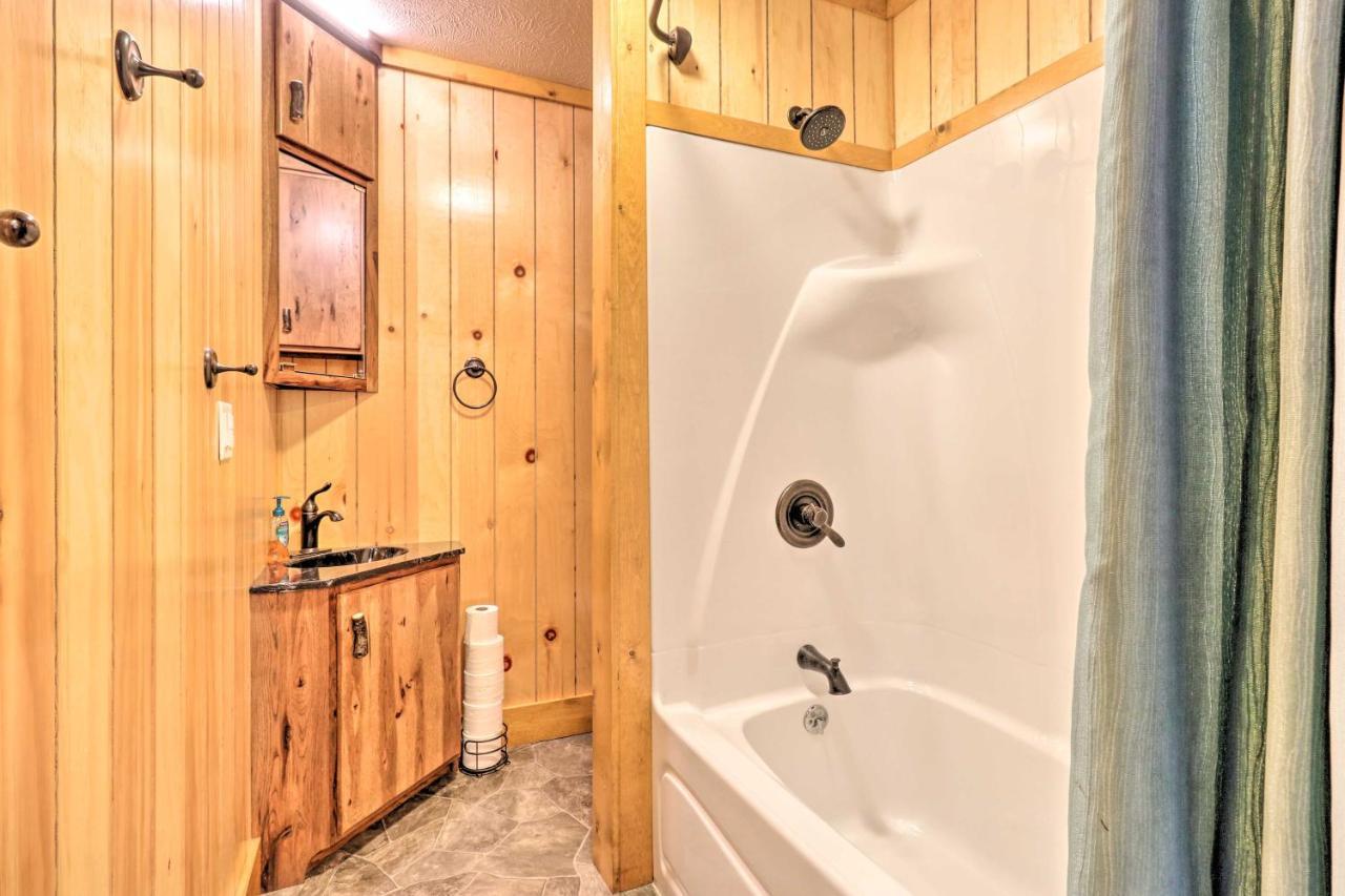 Cozy Haven Of Rest With Amish Country Views! *